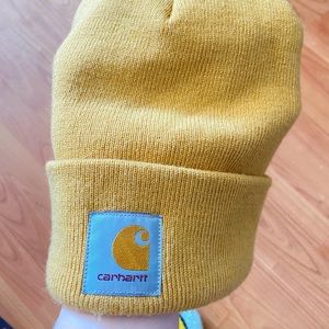 Mustard yellow Carhartt beanie